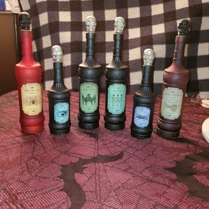 Spooky glass bottle set